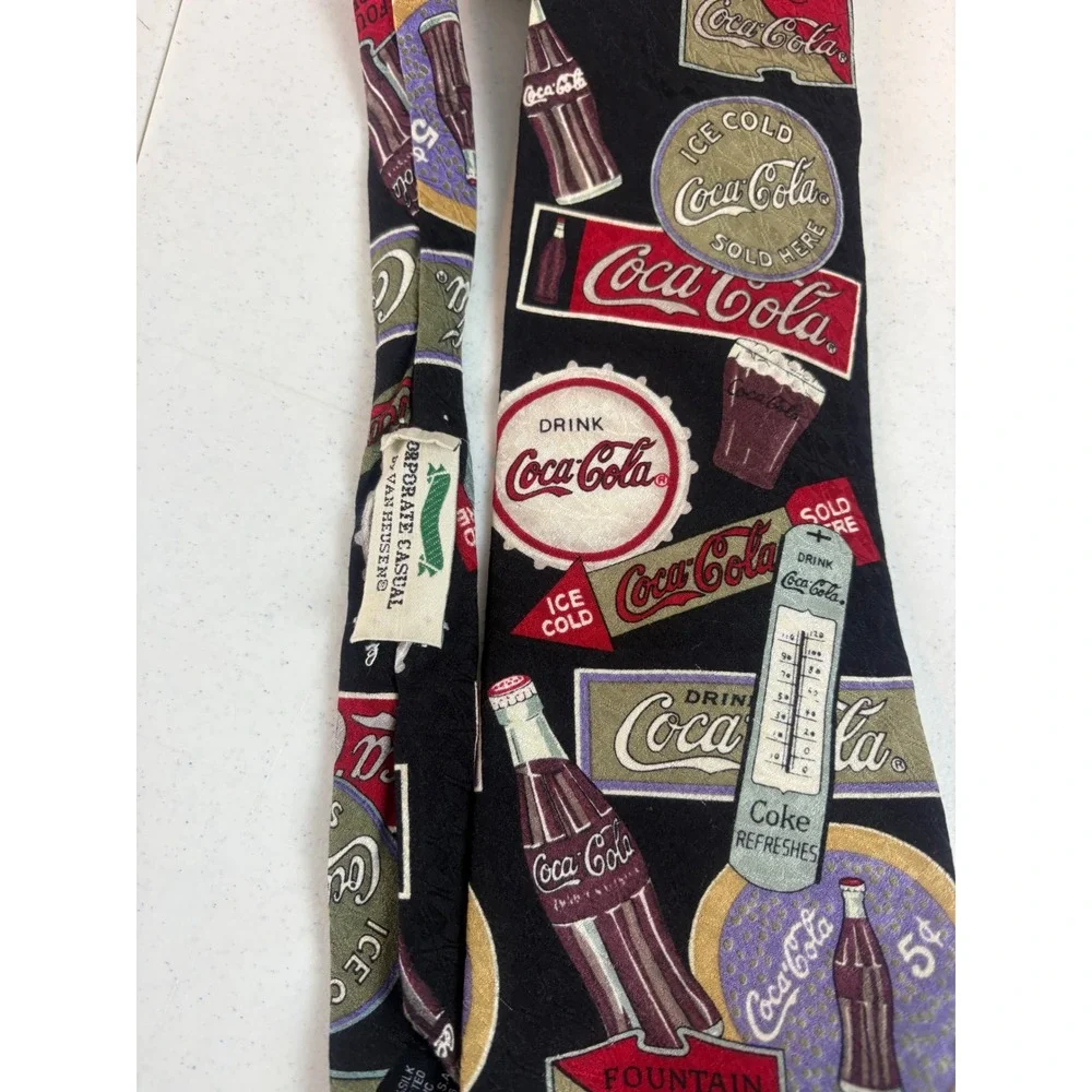 Coca-Cola Men's Silk Tie‎ Vintage Advertising Soda Pop Black Red USA